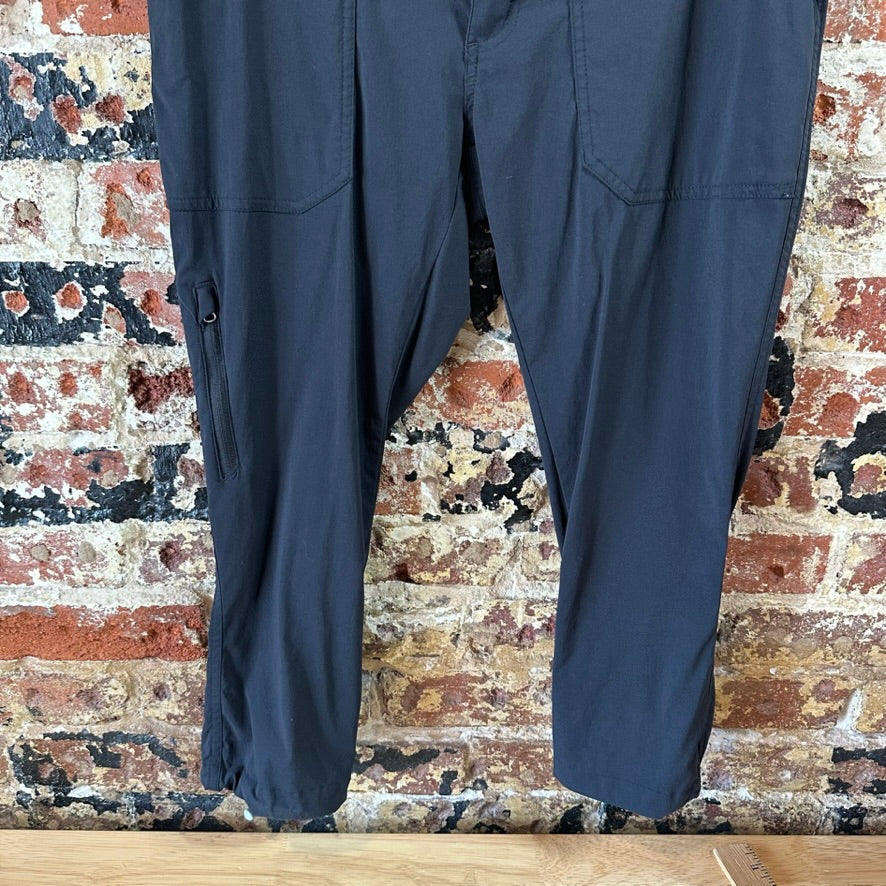 Columbia Womens 8 Black Capris