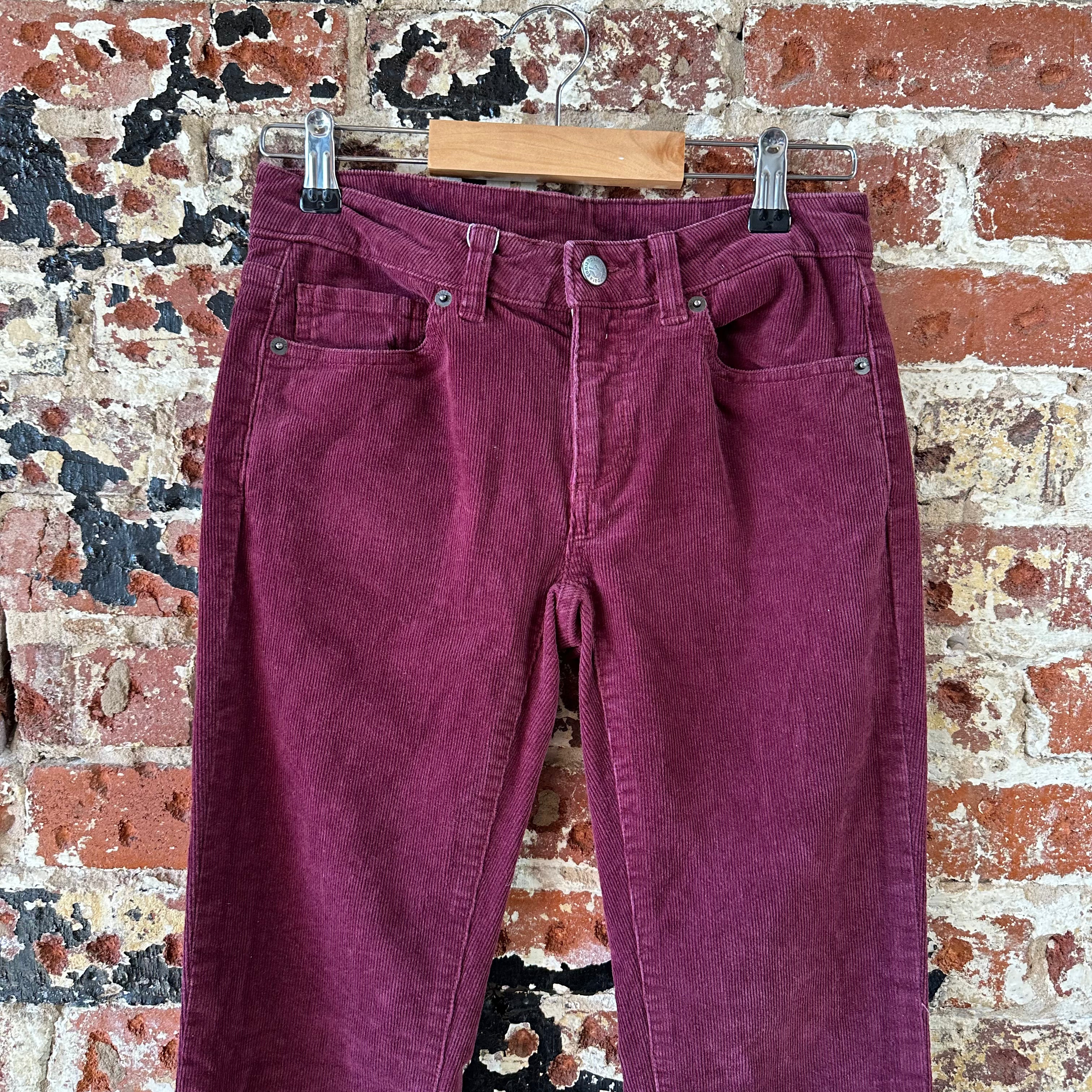 Patagonia Womens 24 Short Burgundy Corduroy Pants