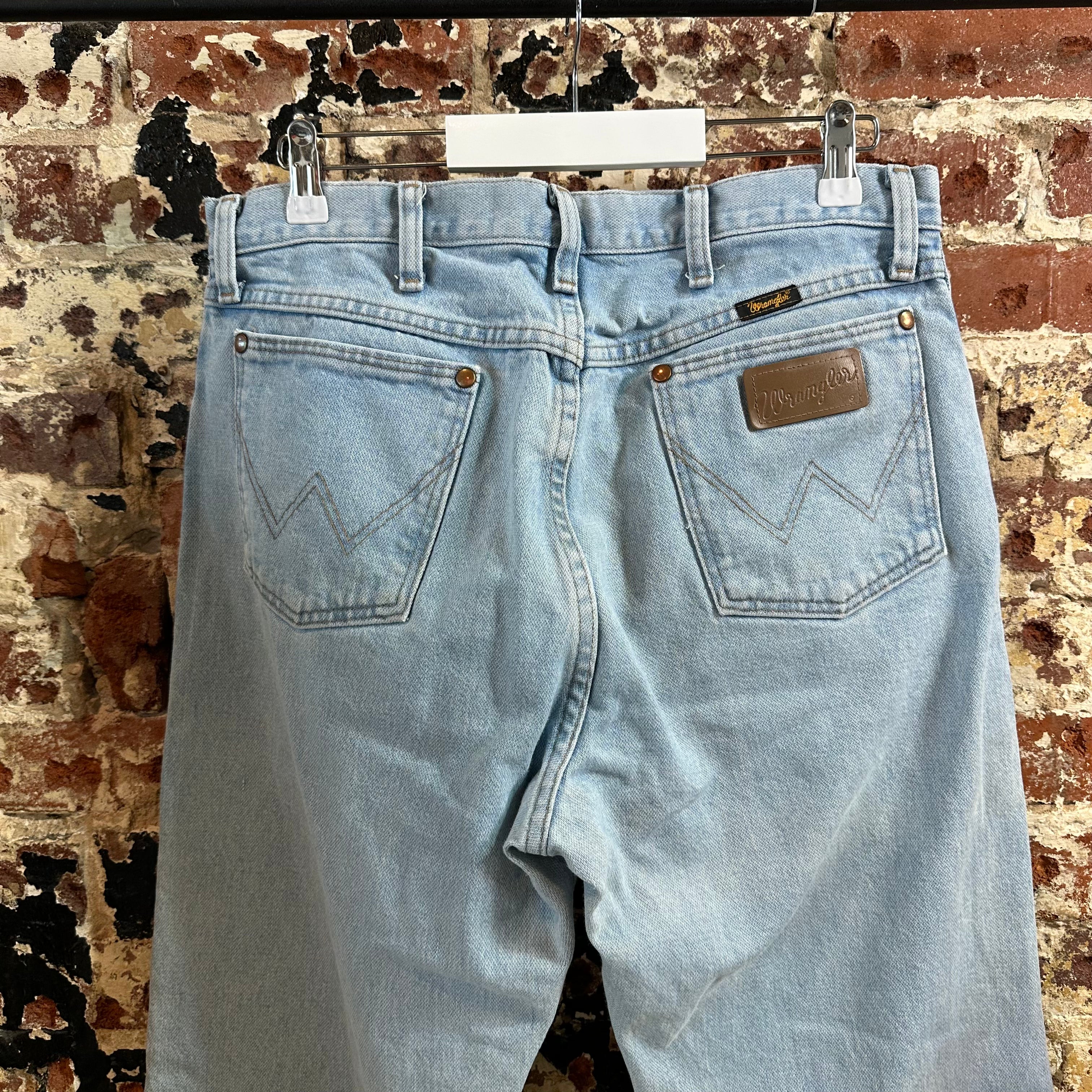 Wrangler Mens 33x34 Light Blue Jeans