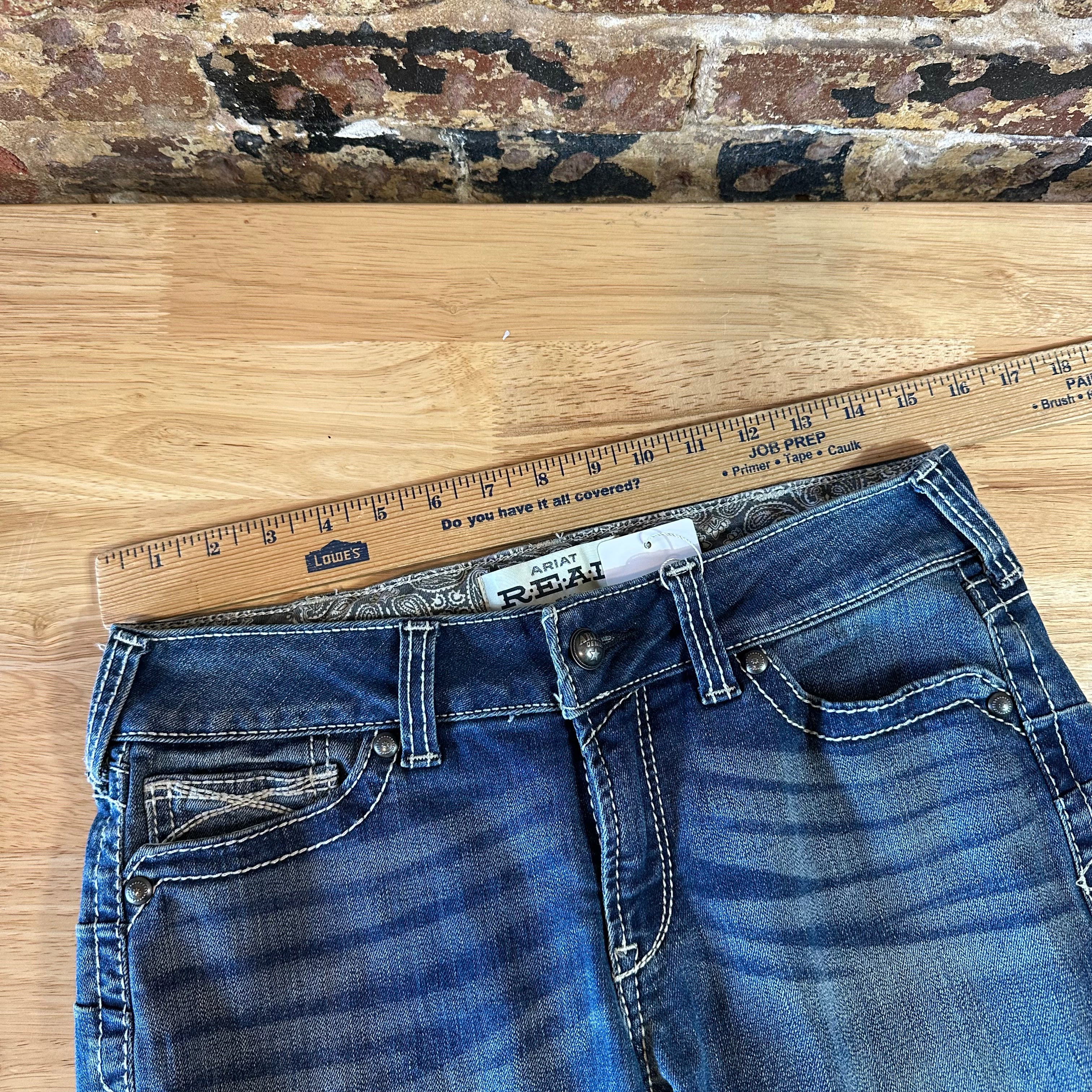 Ariat Womens 28 Straight Jeans