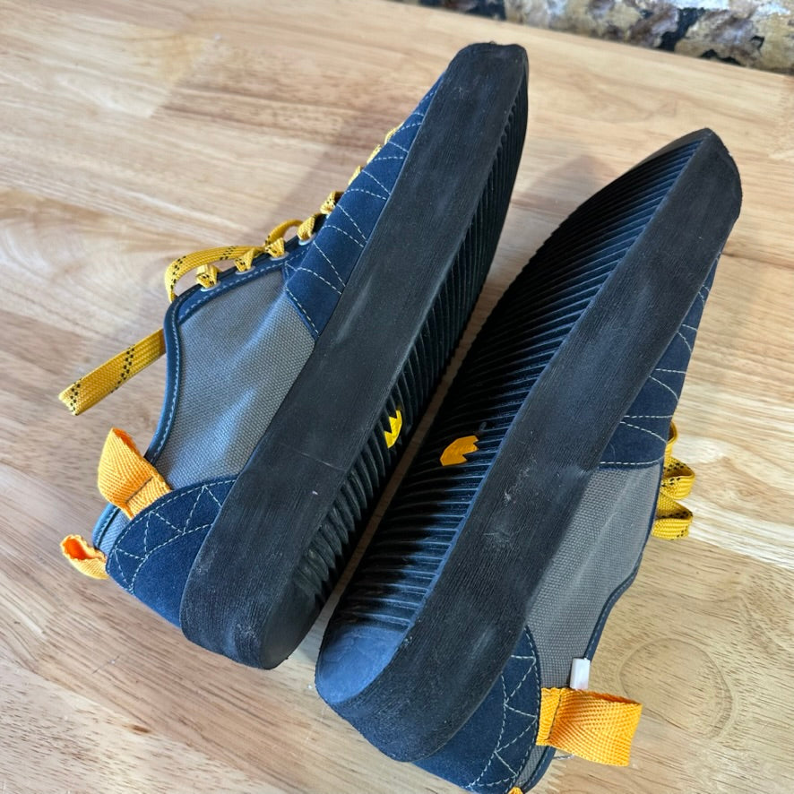 Fronteer Mens 11 Blue Shoes