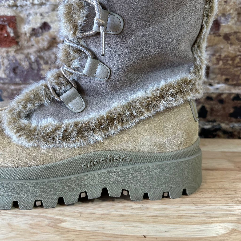 Vintage Y2K Skechers Outdoor 10 Frolic Suede Winter boots Faux Fur Lined Suede