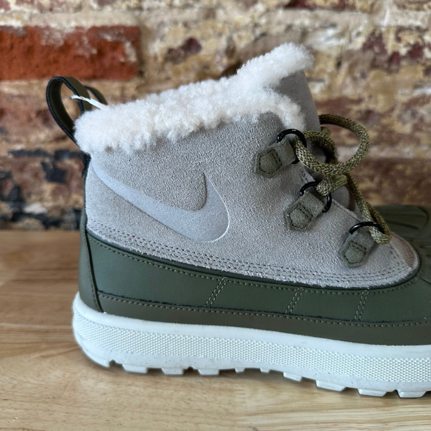Nike Woodside Chukka 2 537345-200 Boots Womens Light Taupe Olive Faux-Fur 9.5