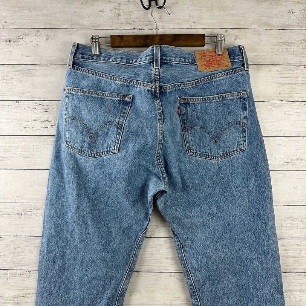 Levis 501 Jeans Mens 36x32 Straight Leg Button Fly Blue Denim