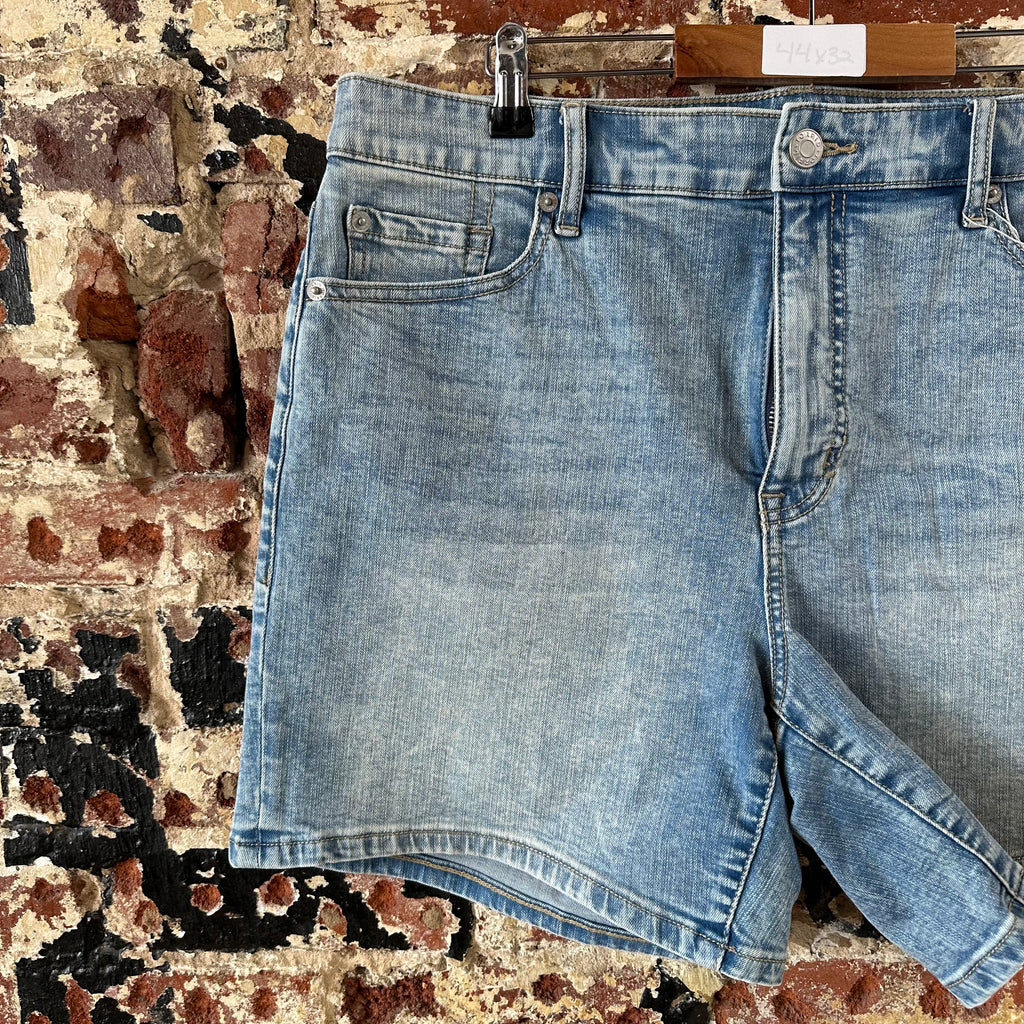 Torrid Sz 14 High Rise Perfect 7" Shorts Blue Vintage Stretch NWT 37x6.5"