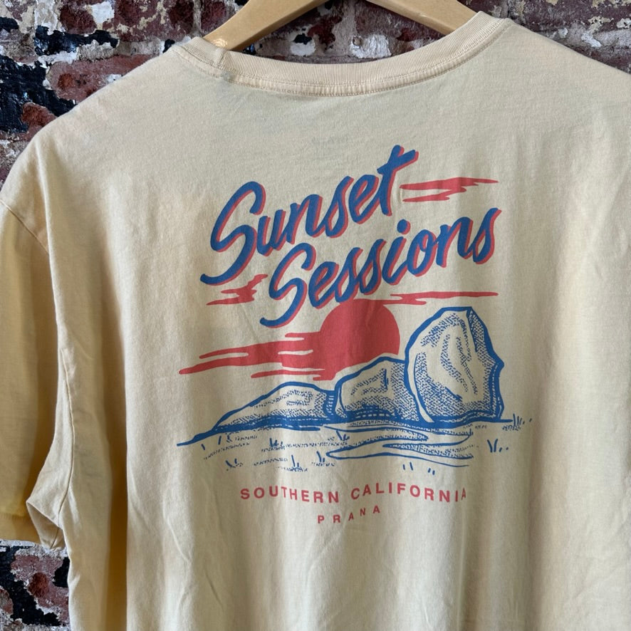 prAna Mens T-Shirt Size XL Yellow Short Sleeve Sunset Sessions So California