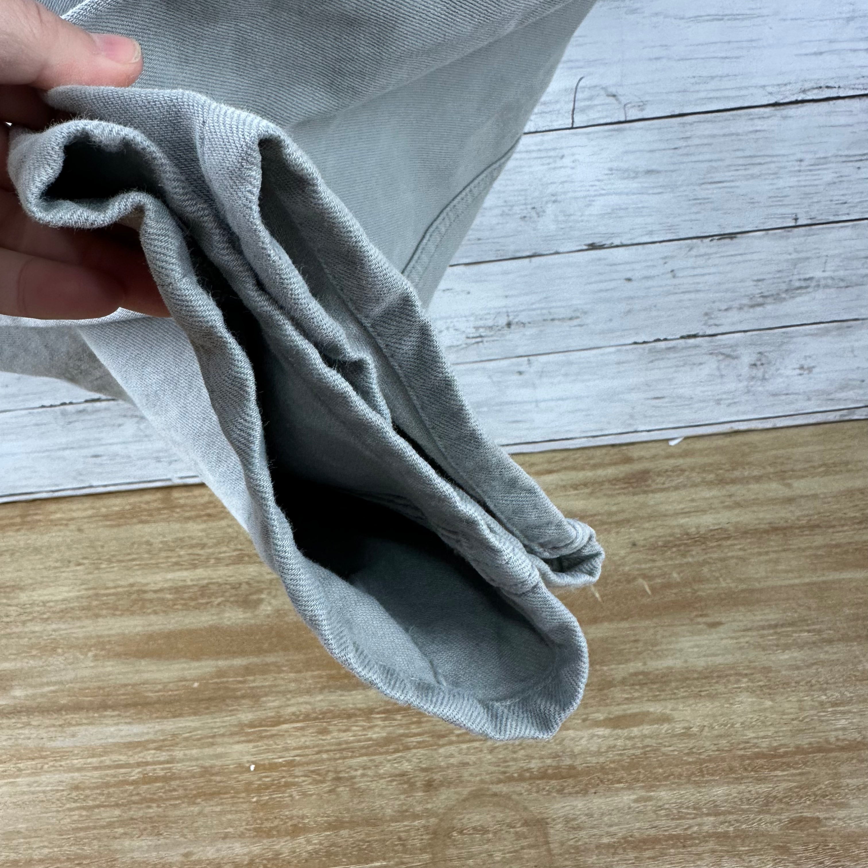 VTG Levi's 550 Jeans Mens 38x34 Gray Cotton Denim Relaxed Fit USA (36x31.5)