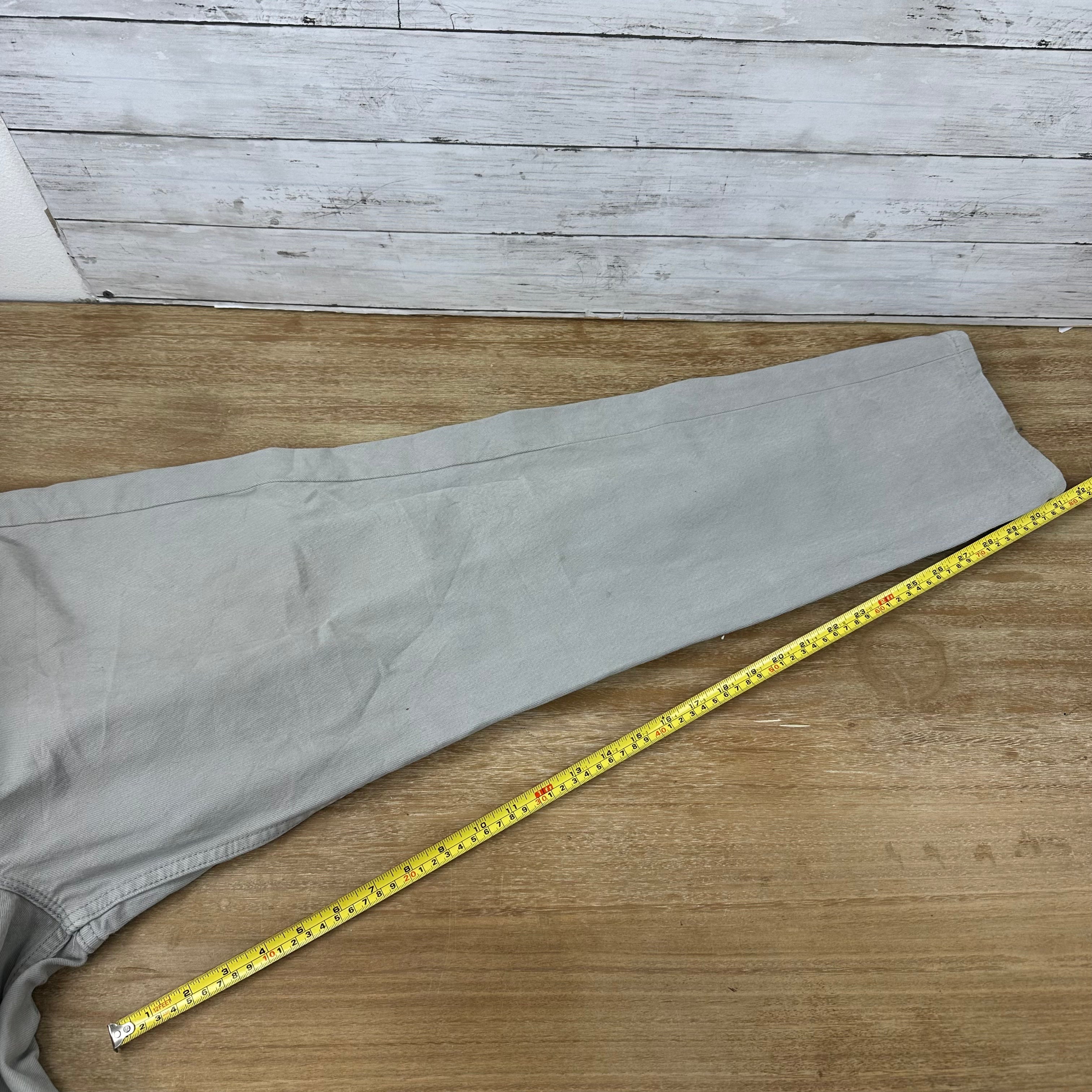 VTG Levi's 550 Jeans Mens 38x34 Gray Cotton Denim Relaxed Fit USA (36x31.5)