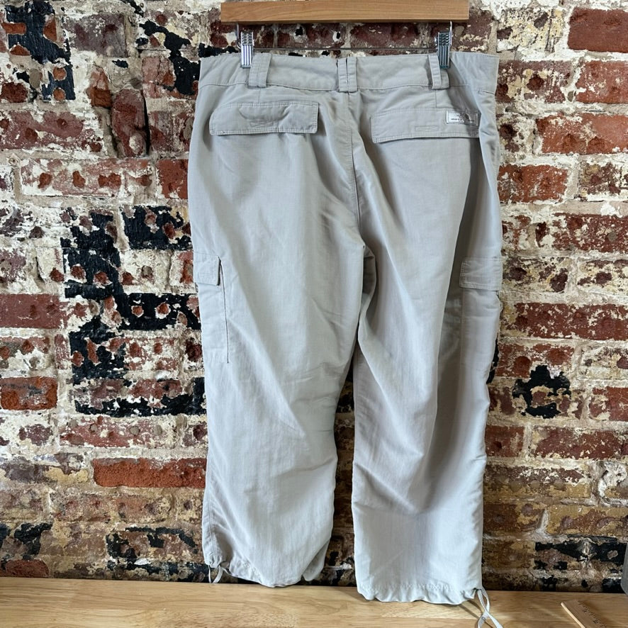 North Face Womens 16 Tan Capris