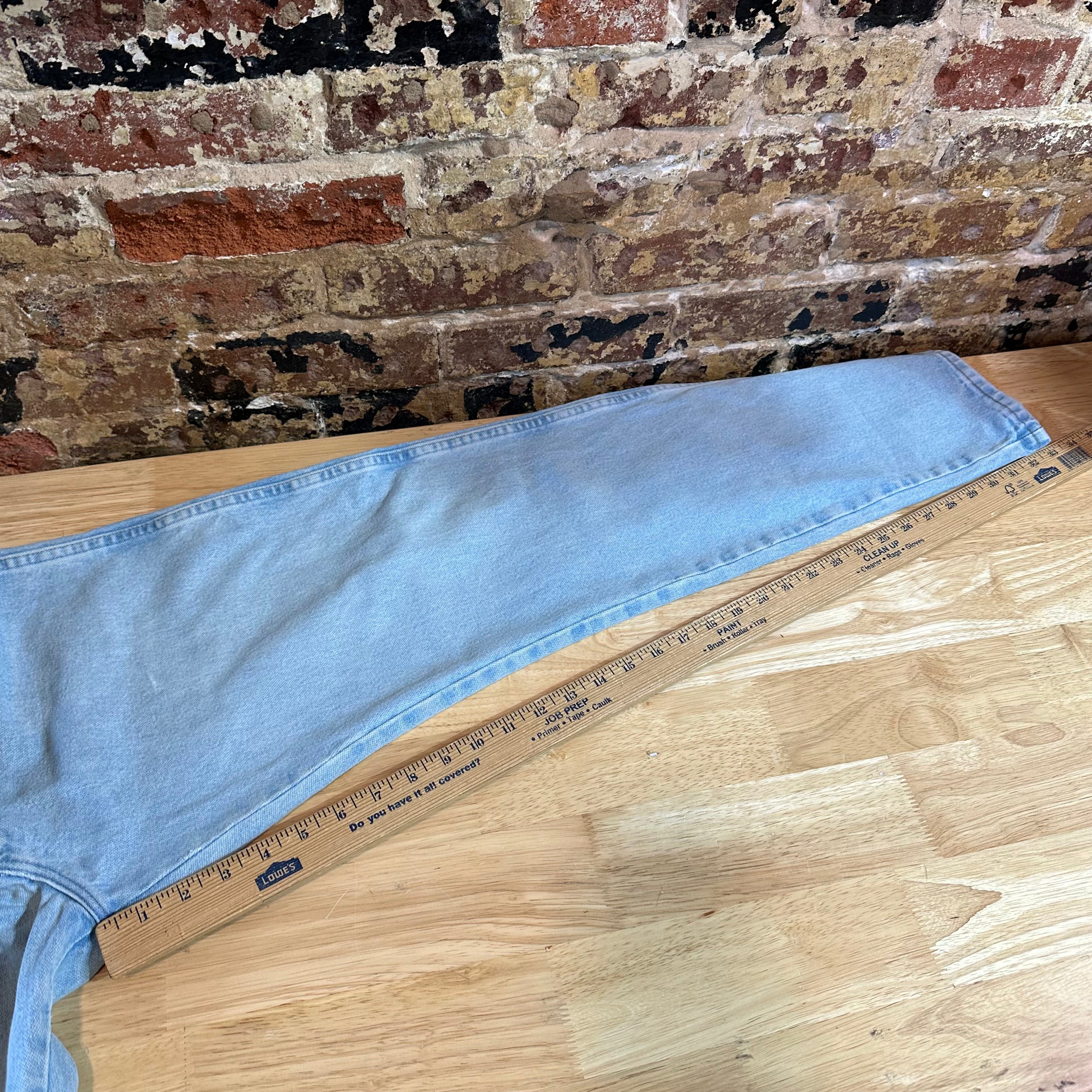 Wrangler Mens 33x34 Light Blue Jeans