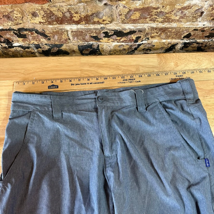 HUK Fishing Shorts Mens XL waist Blue Fishing Outdoor Hiking 8.5" inseam