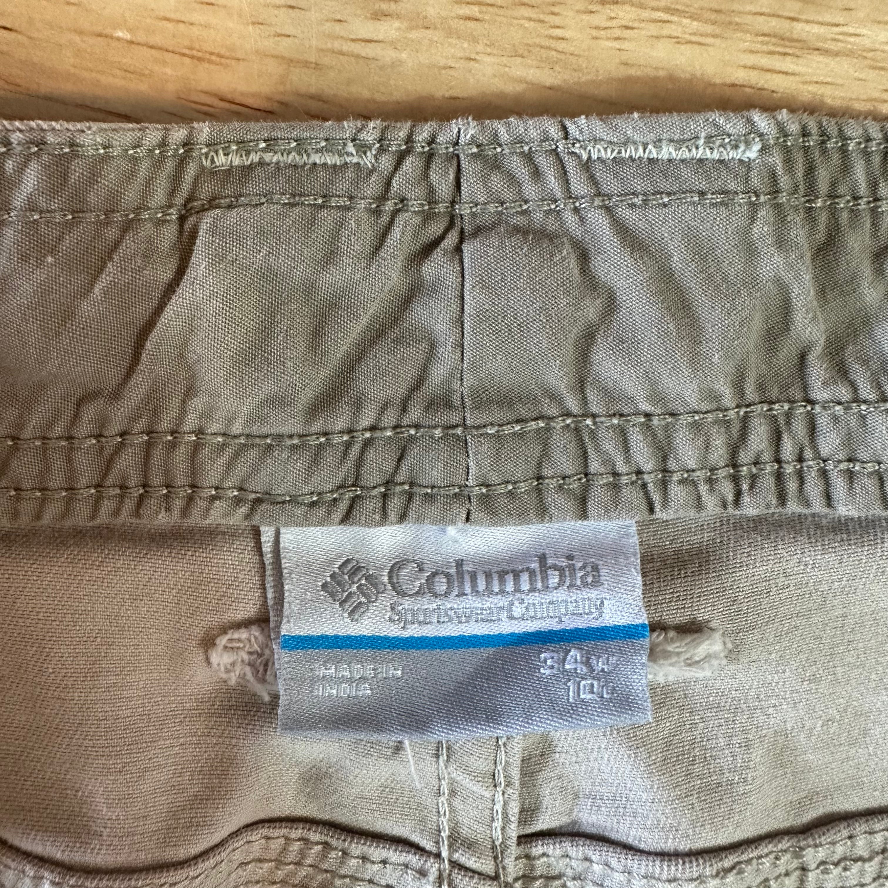Columbia Mens 34 Tan Shorts