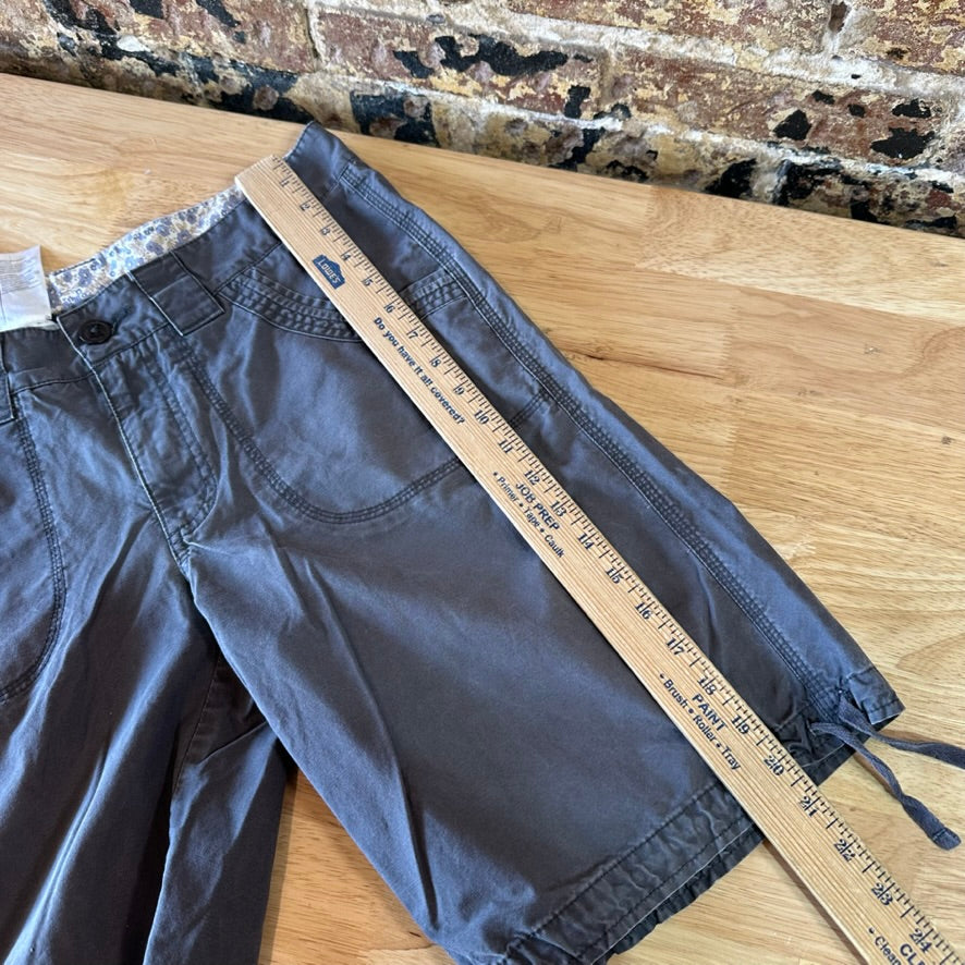 Carhartt Cargo Outdoor Canvas Shorts Womens Size 12 Gray 34x11"