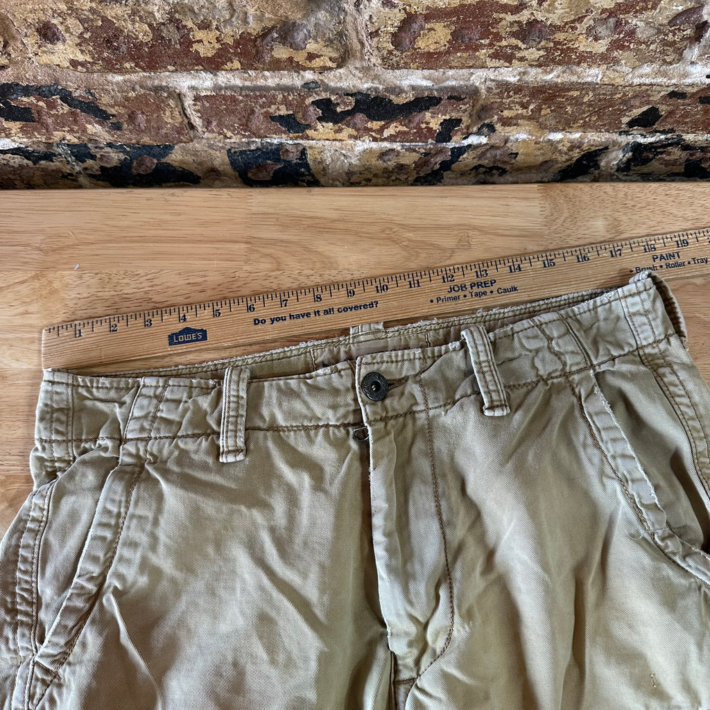 American Eagle Outfitters Classic Length Cargo Shorts Mens 33 Tan 11" inseam