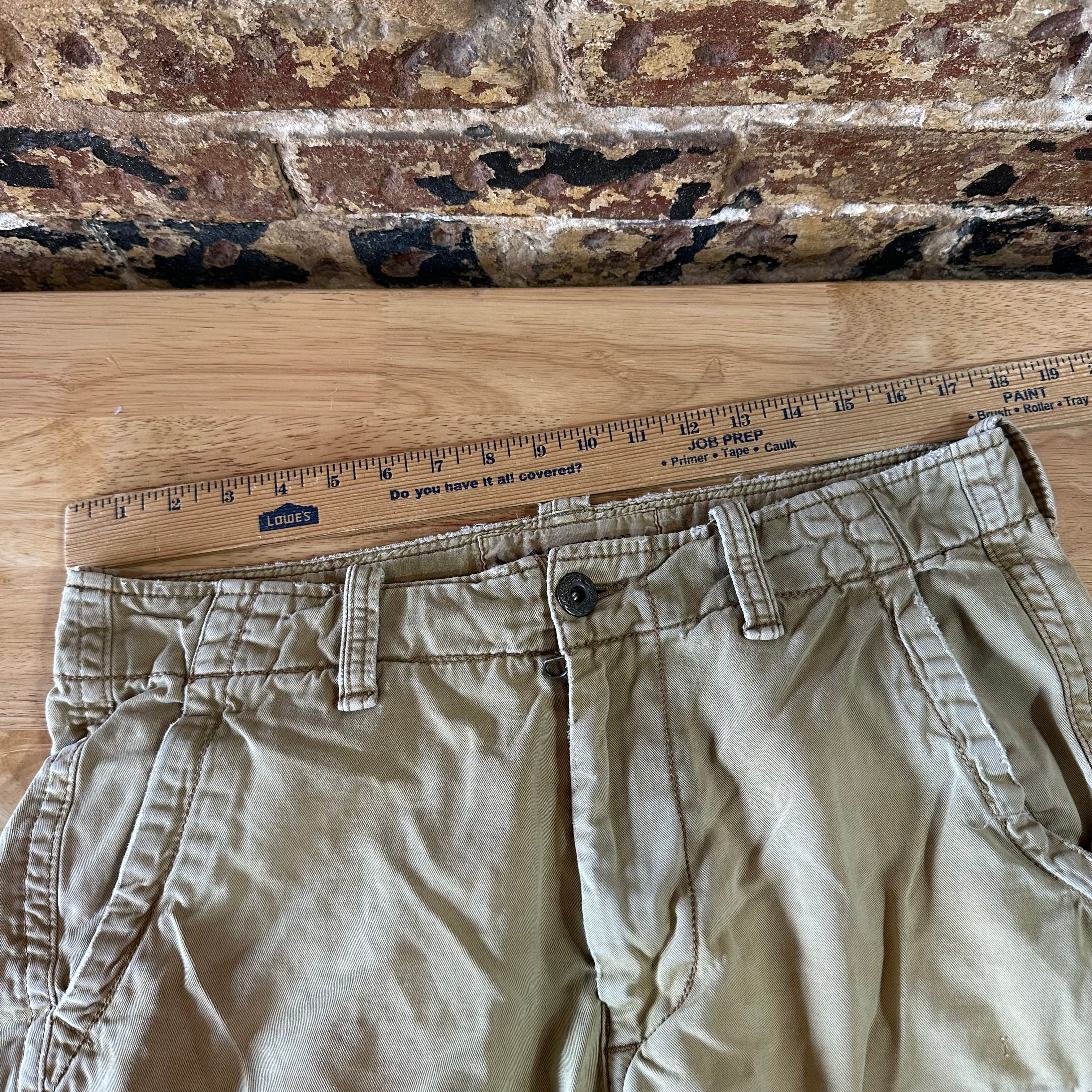 American Eagle Outfitters Classic Length Cargo Shorts Mens 33 Tan 11" inseam