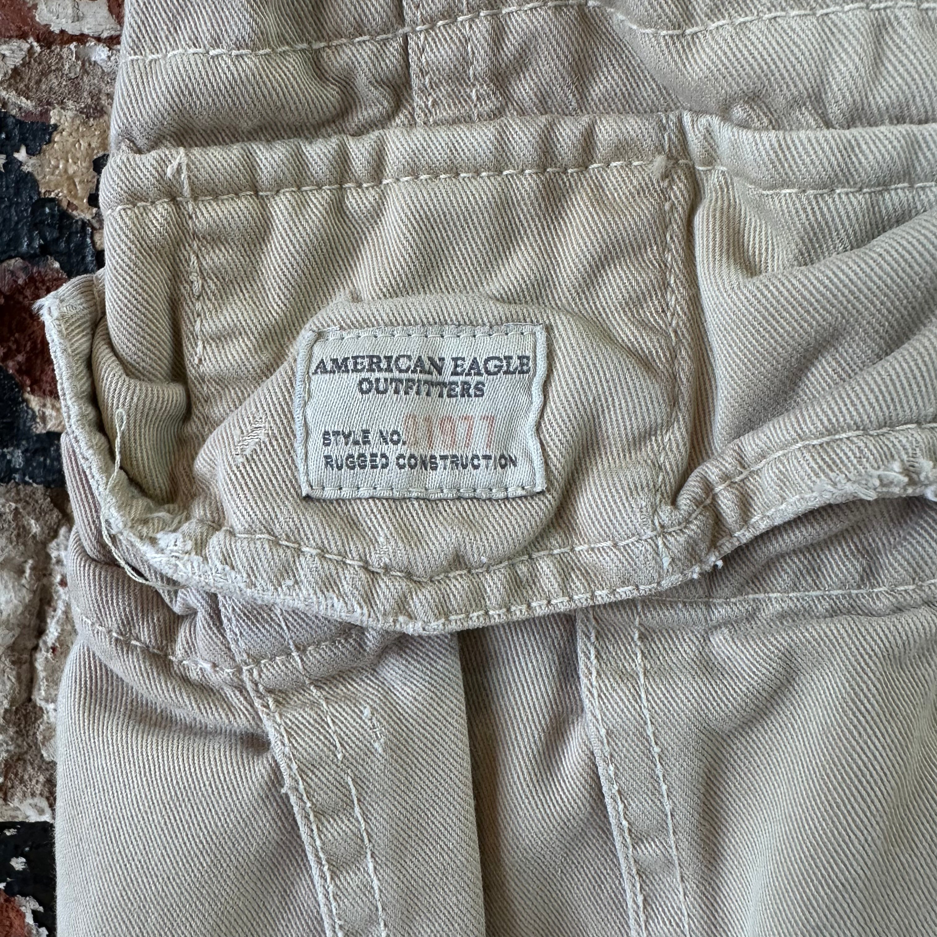 American Eagle Outfitters Classic Length Cargo Shorts Mens 32 Tan 10.5" inseam