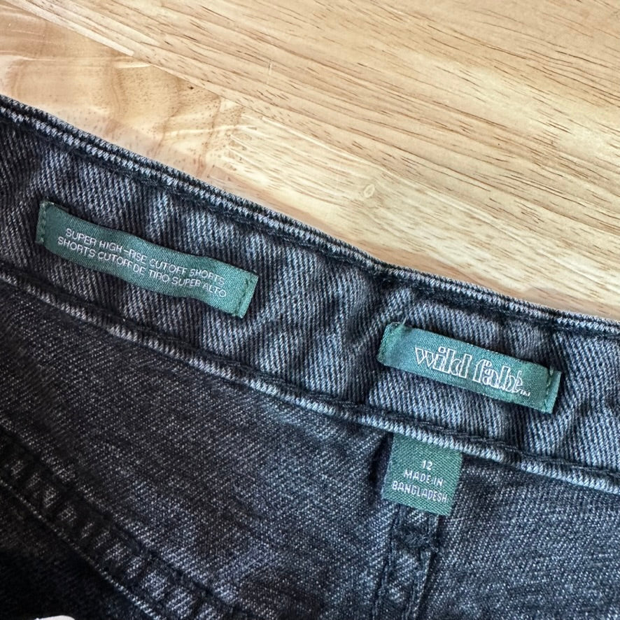 Wild Fable Super High Rise Cutoff Denim Shorts Black Distressed Womens 12 (34x2)