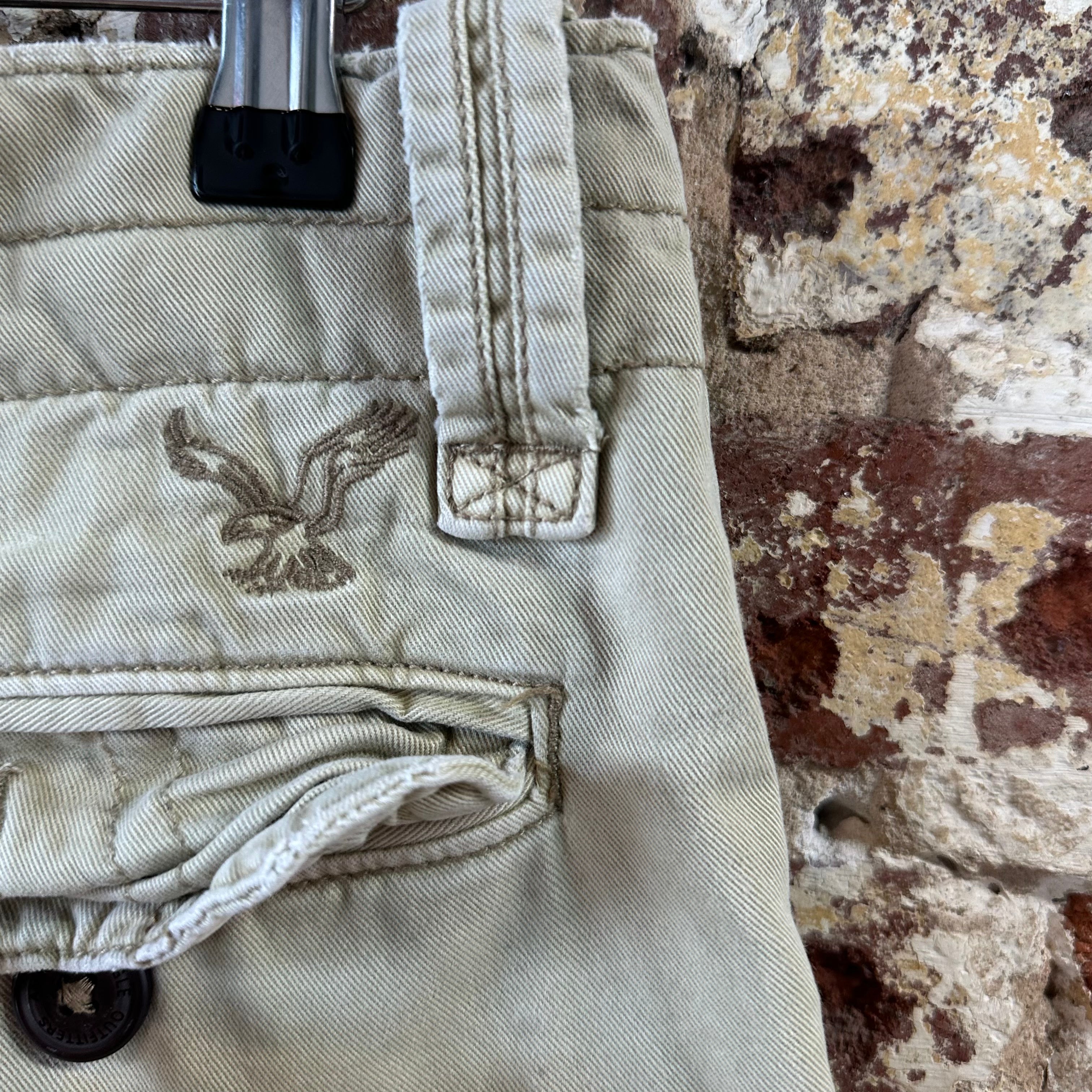 American Eagle Outfitters Classic Length Cargo Shorts Mens 32 Tan 11" inseam