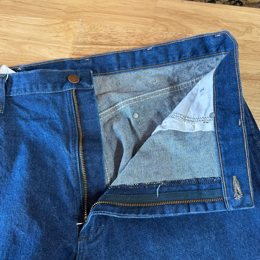 Wrangler Mens 38x34 Blue Jeans