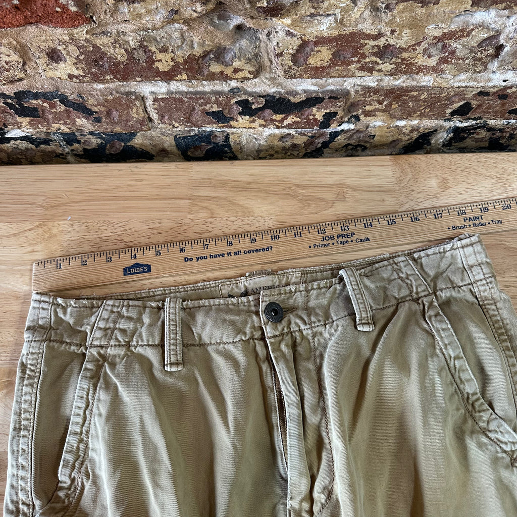 American Eagle Outfitters Classic Cargo Shorts Mens 34 Tan 11" inseam