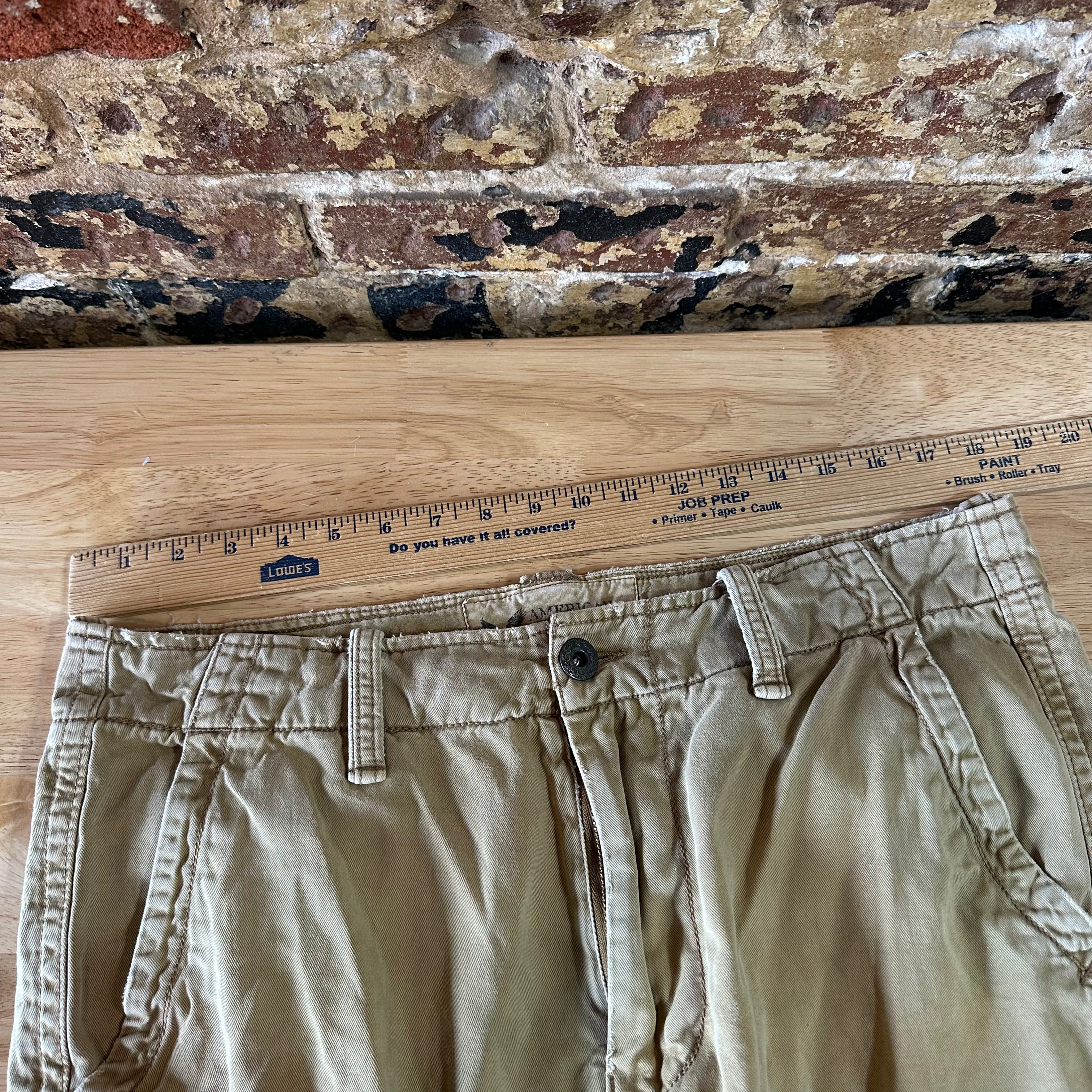 American Eagle Outfitters Classic Cargo Shorts Mens 34 Tan 11" inseam