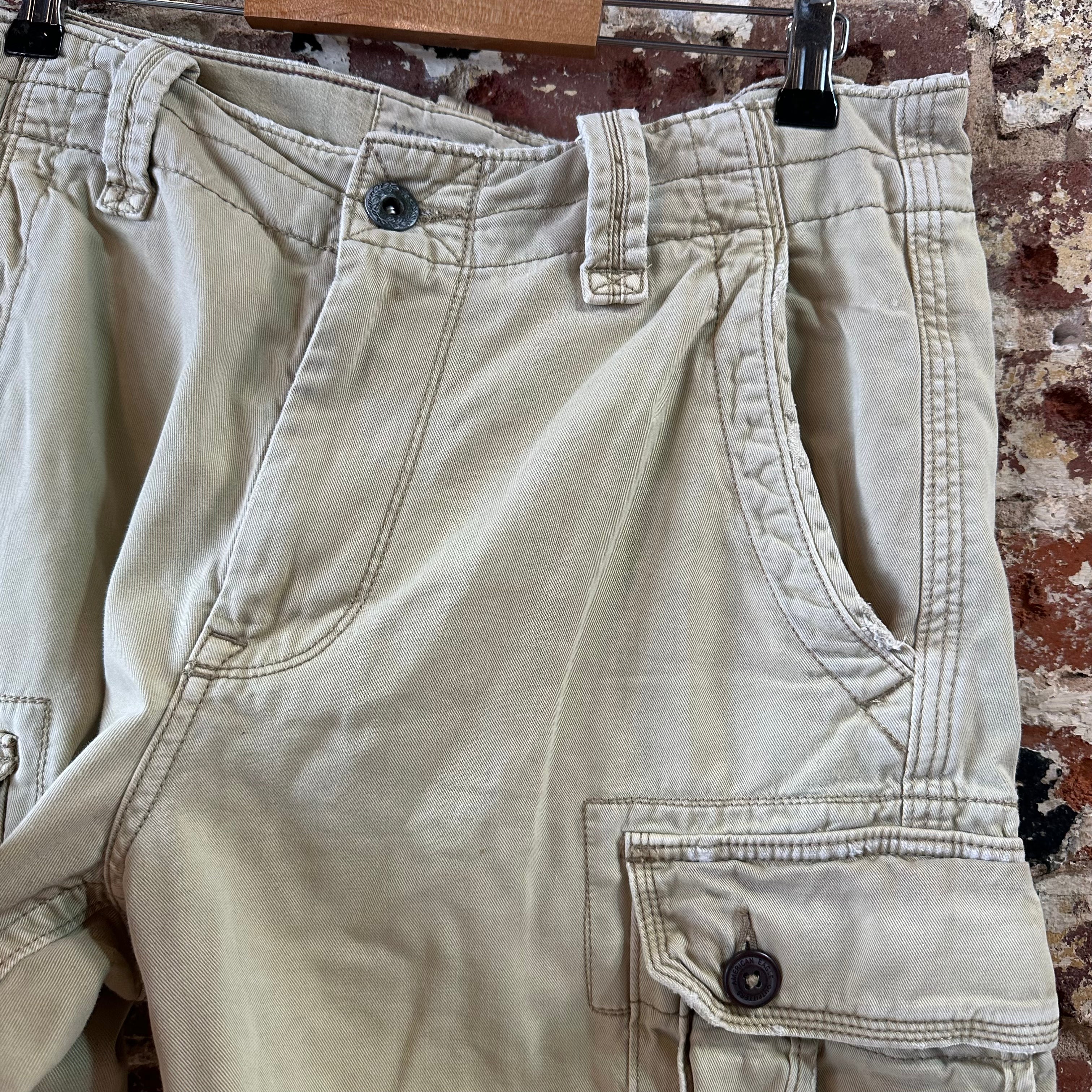 American Eagle Outfitters Classic Length Cargo Shorts Mens 32 Tan 11" inseam