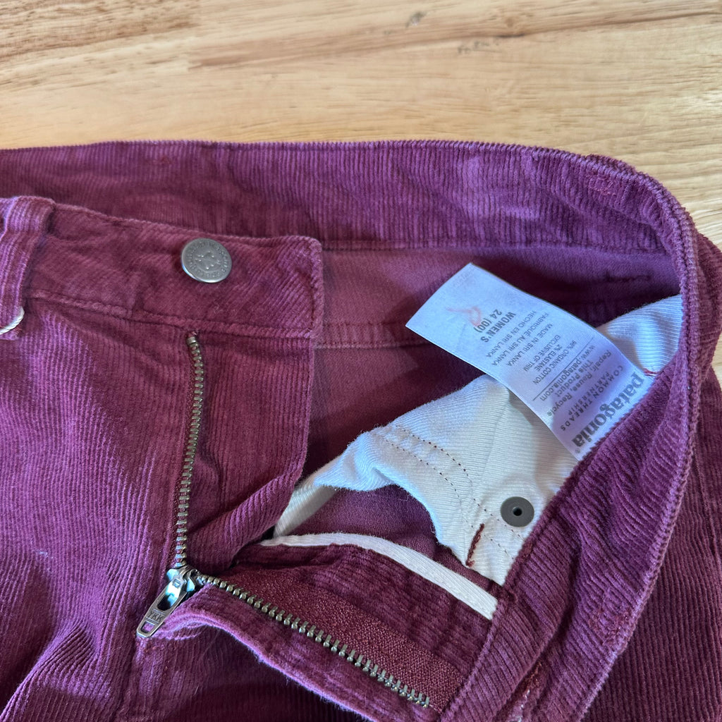 Patagonia Womens 24 Short Burgundy Corduroy Pants
