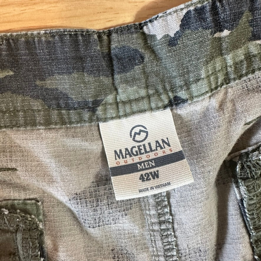 Magellan Camo Shorts Mens 42