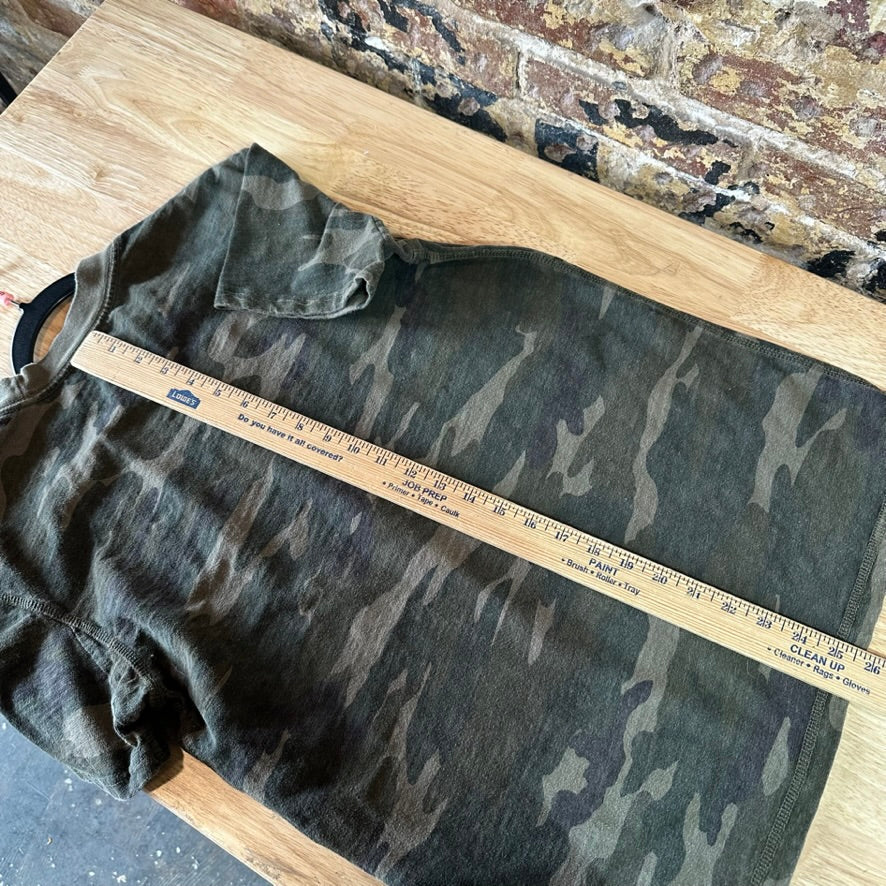 American Eagle Outfitters Camo Mens T-shirt Small Short Sleeve