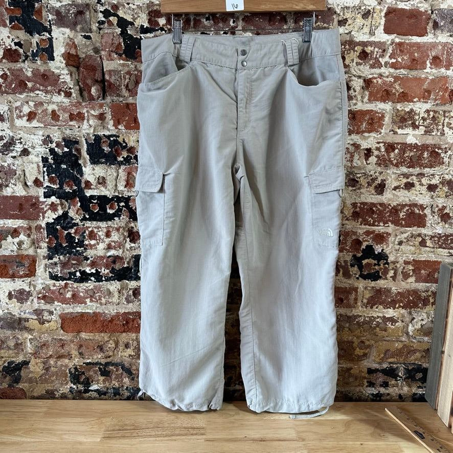 North Face Womens 16 Tan Capris