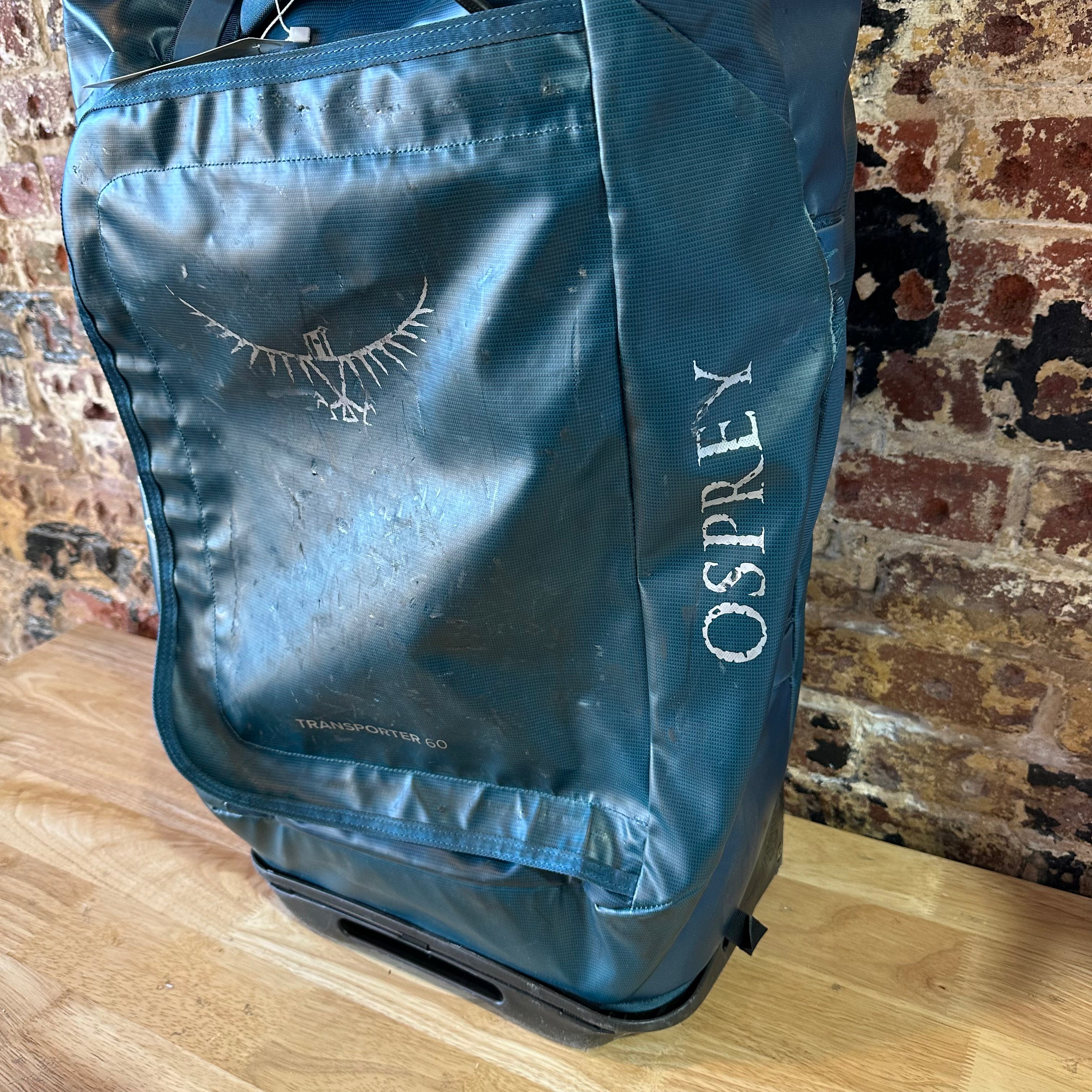 Osprey Transporter 60 Rolling Duffel Bag Blue travel WORN