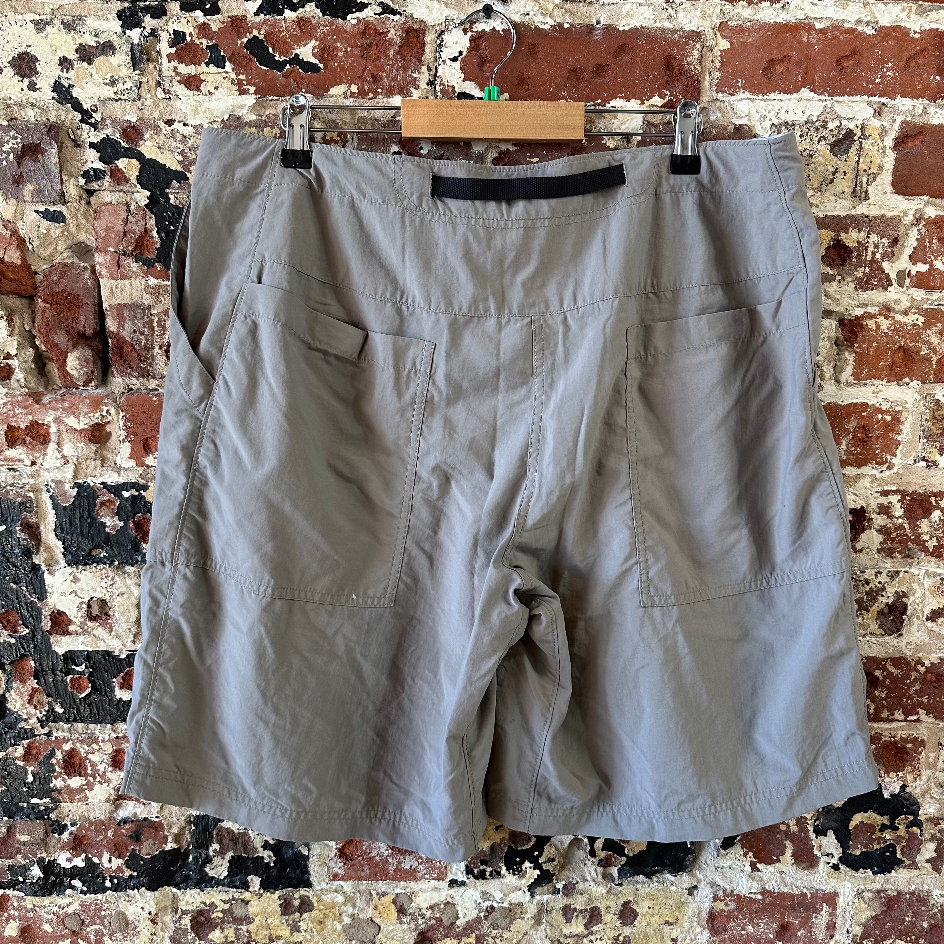 Mountain Khakis Mens XL Tan Shorts