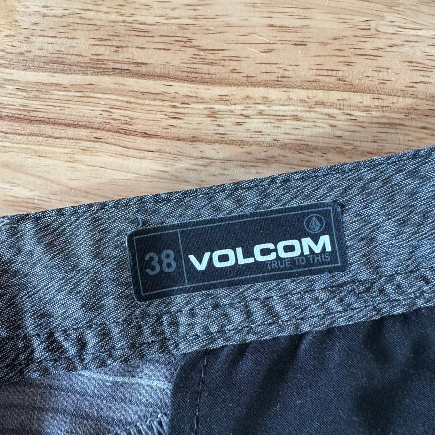 Volcom Shorts Mens 38