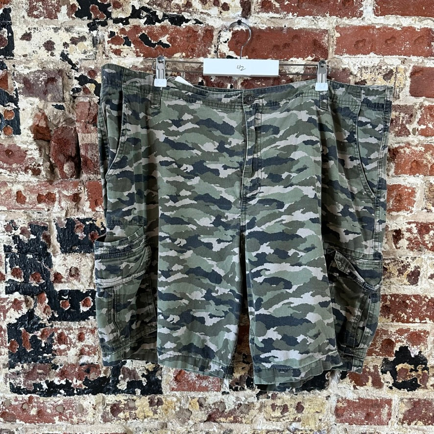 Magellan Camo Shorts Mens 42