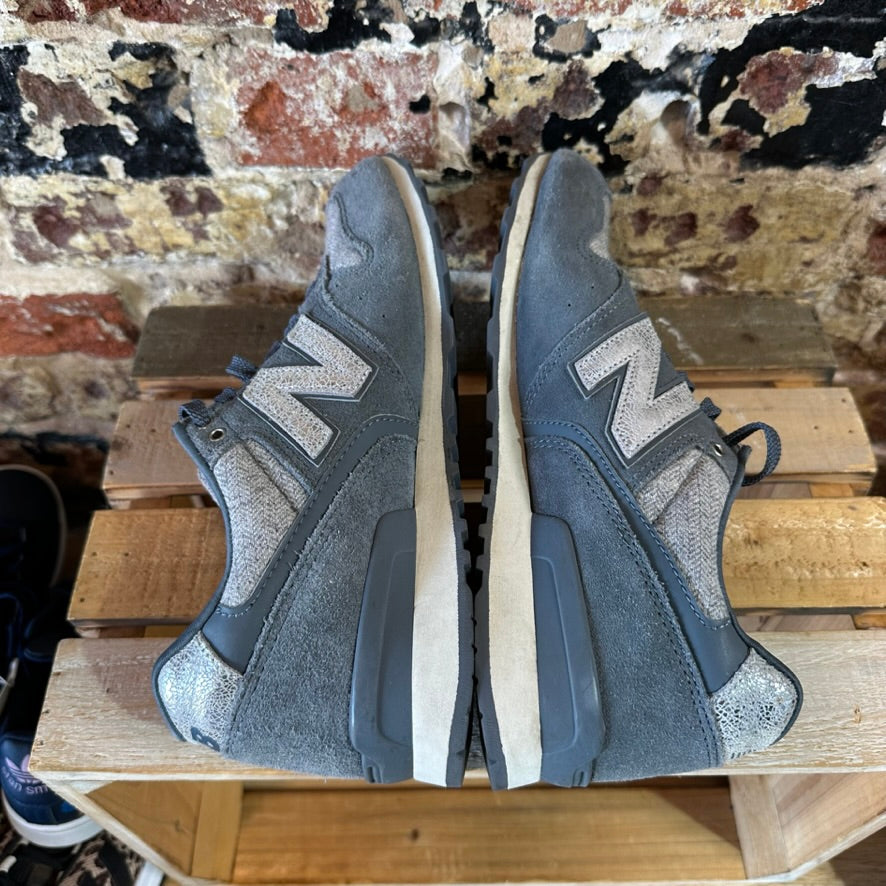 New Balance Womens 9 Shoes
