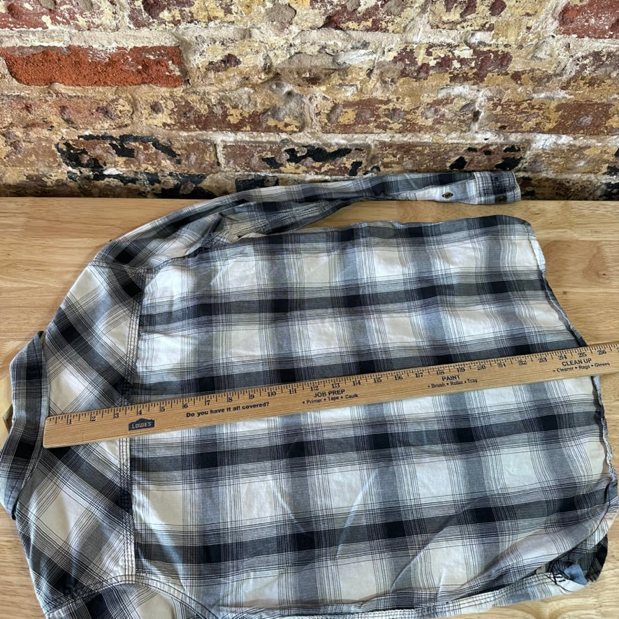 Carhartt Womens Small Button Shirt long Sleeve Button Up Workwear Black plaid