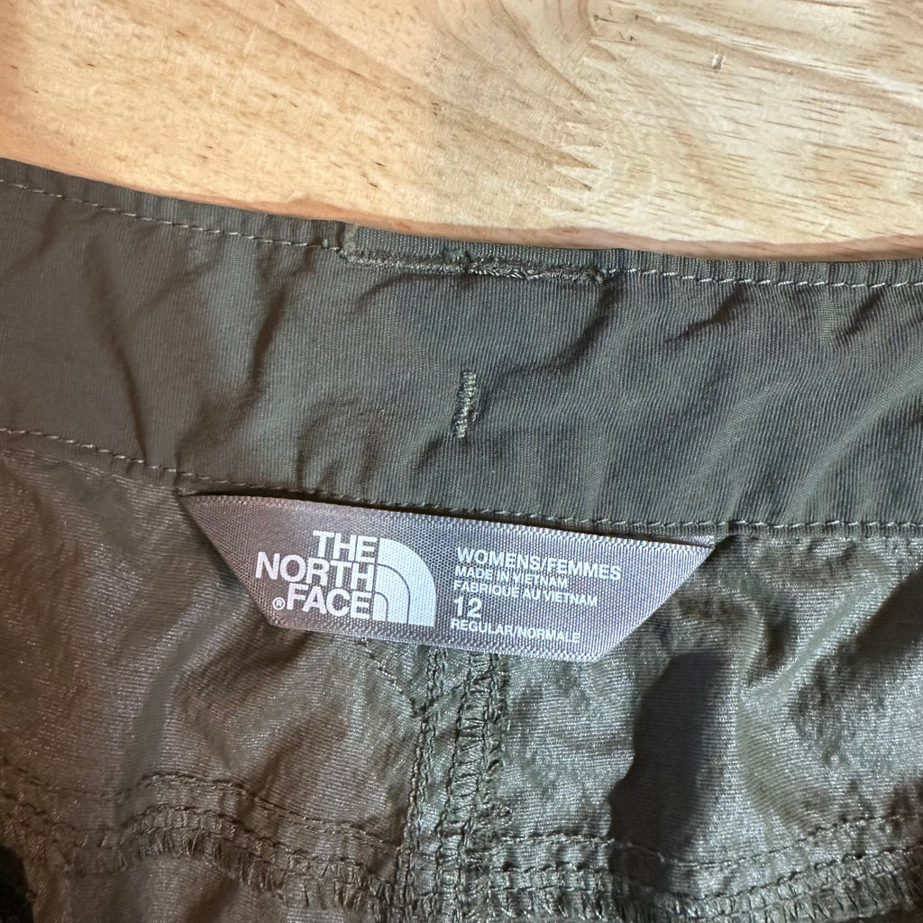 North Face Womens 12 Shorts