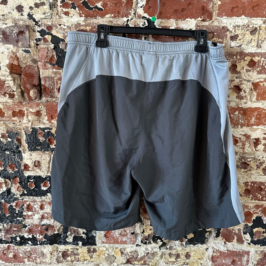 The North Face Shorts Men's Size XL Gray 37x8.5" Casual Gym