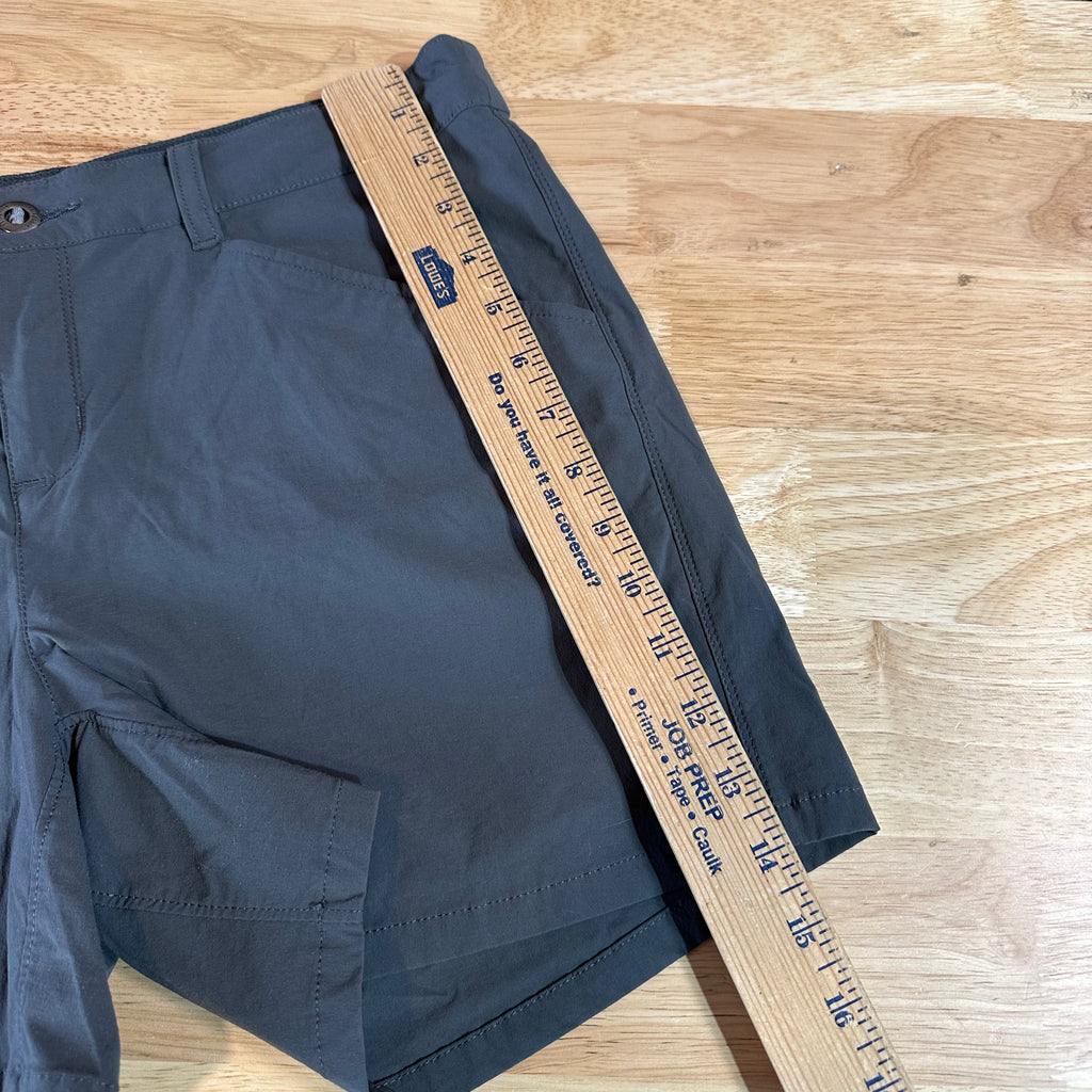 Patagonia Quandary Shorts Women's 8 Gray Lightweight Outdoor Hiking 5" inseam