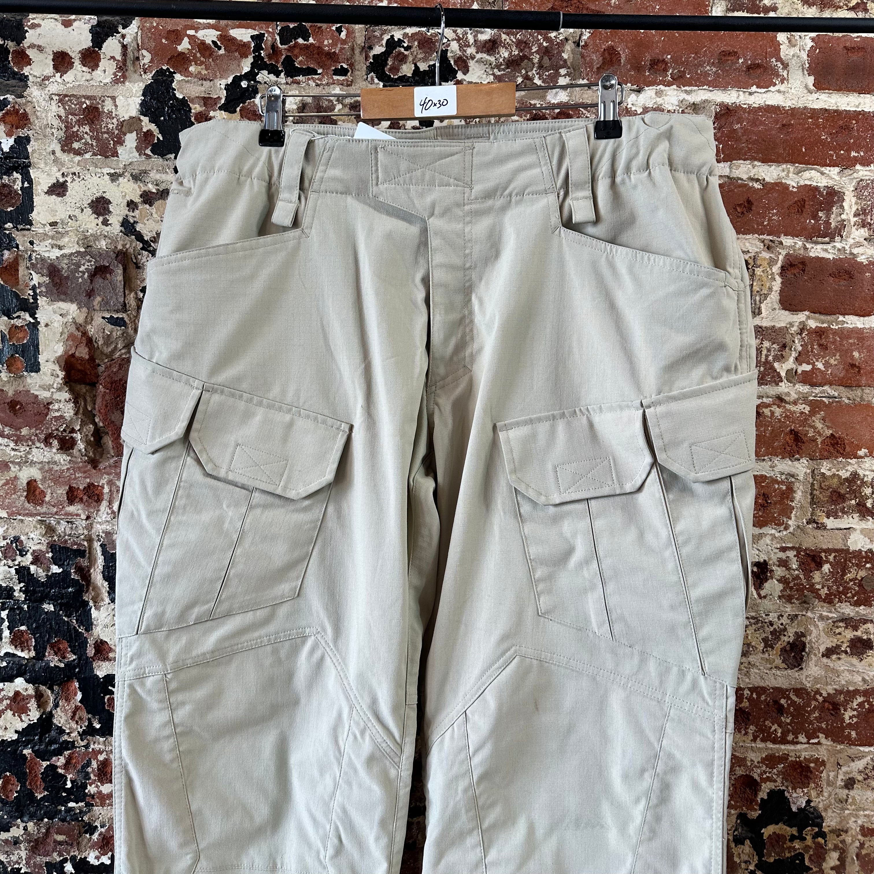 Under Armour Mens Pants Size 40x30