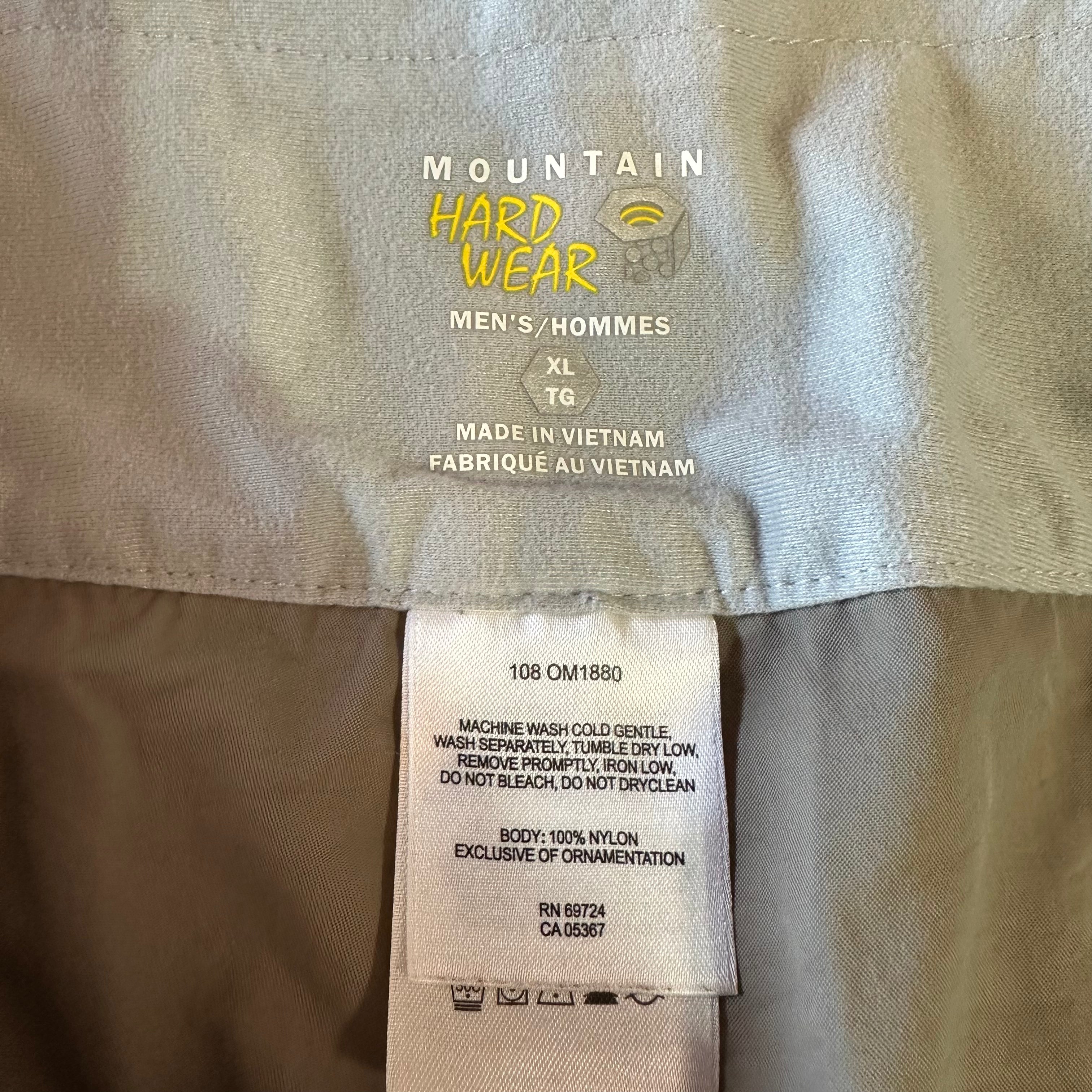 Mountain Khakis Mens XL Tan Shorts