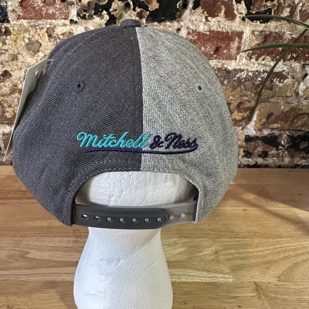 Mitchell & Ness NBA Charlotte Hornets 2 toned Gray Snapback Hat