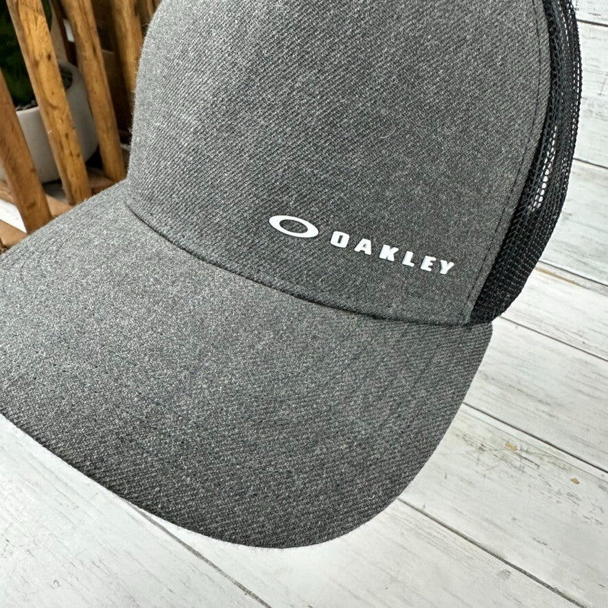 Oakley gray Trucker Mesh back Hat Cap Snapback