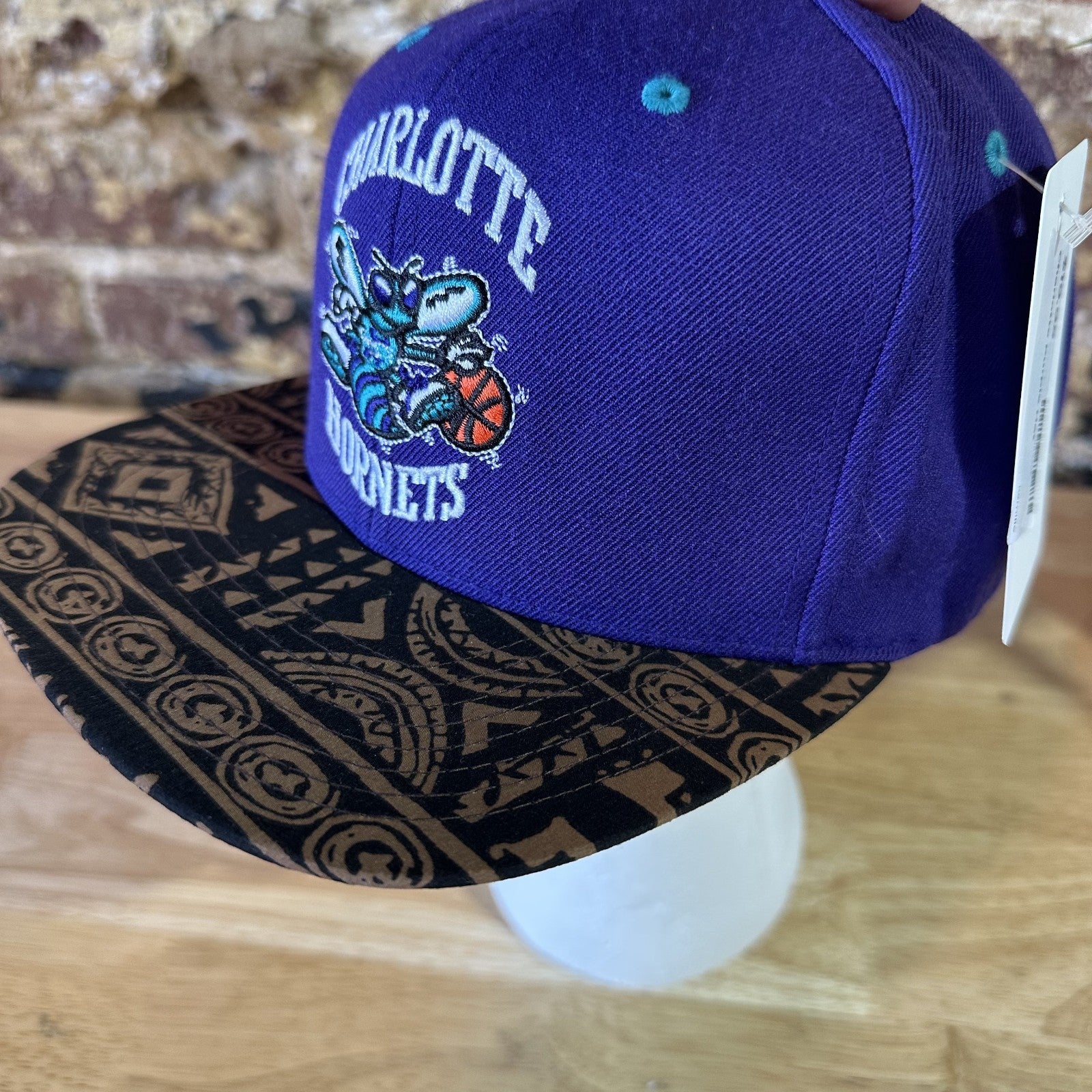 Mitchell & Ness Purple NBA Charlotte Hornets Aztec bill 2 Tone HWC Snapback Hat