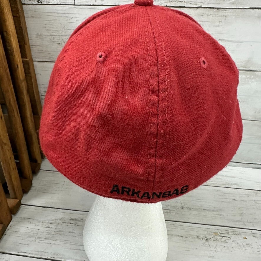 Nike Arkansas Razorbacks Swoosh Flex Fit M/L Red Ball Cap Hat Embroidered Hog