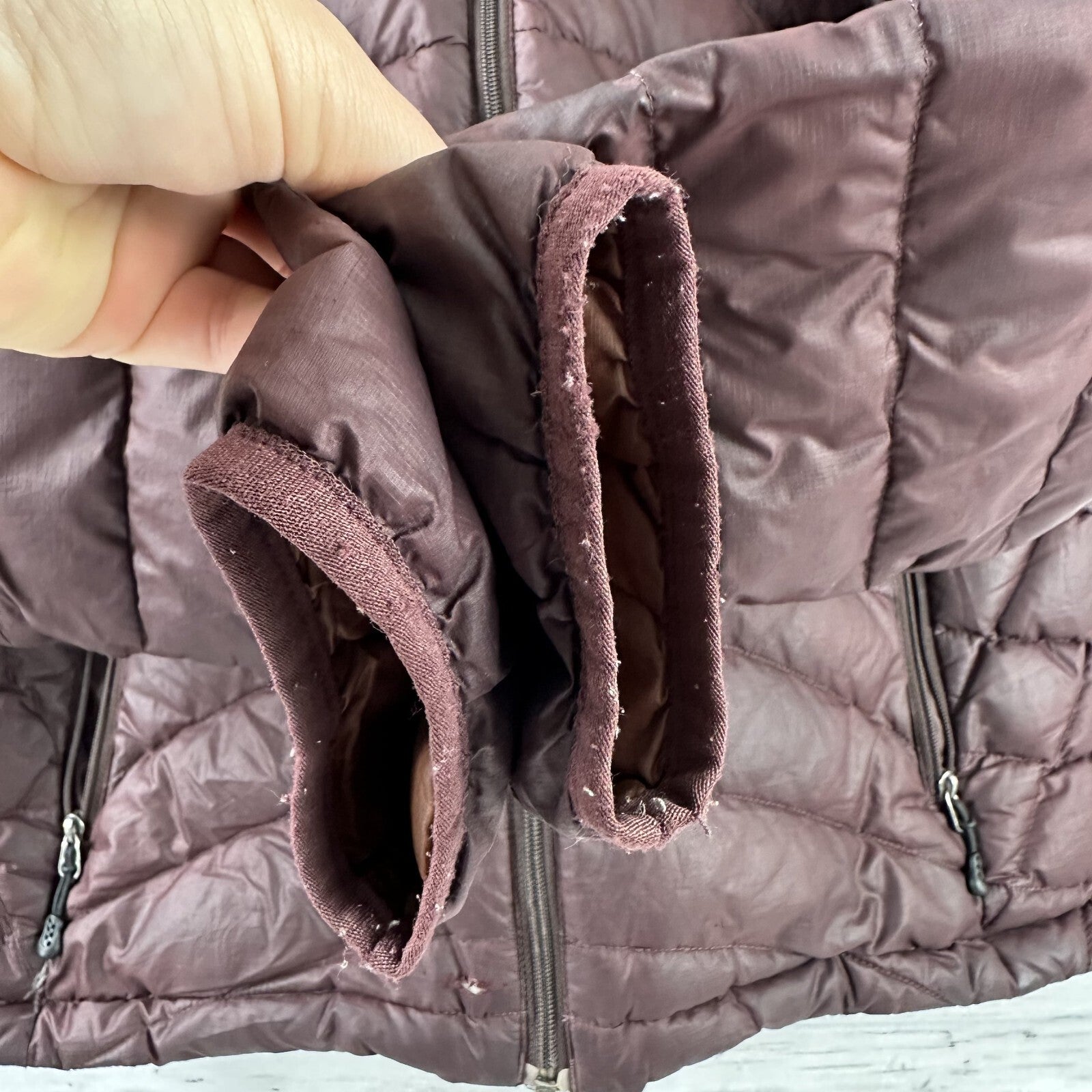 Patagonia Down Sweater Puffer Jacket Womens XS Burgundy Waterproof