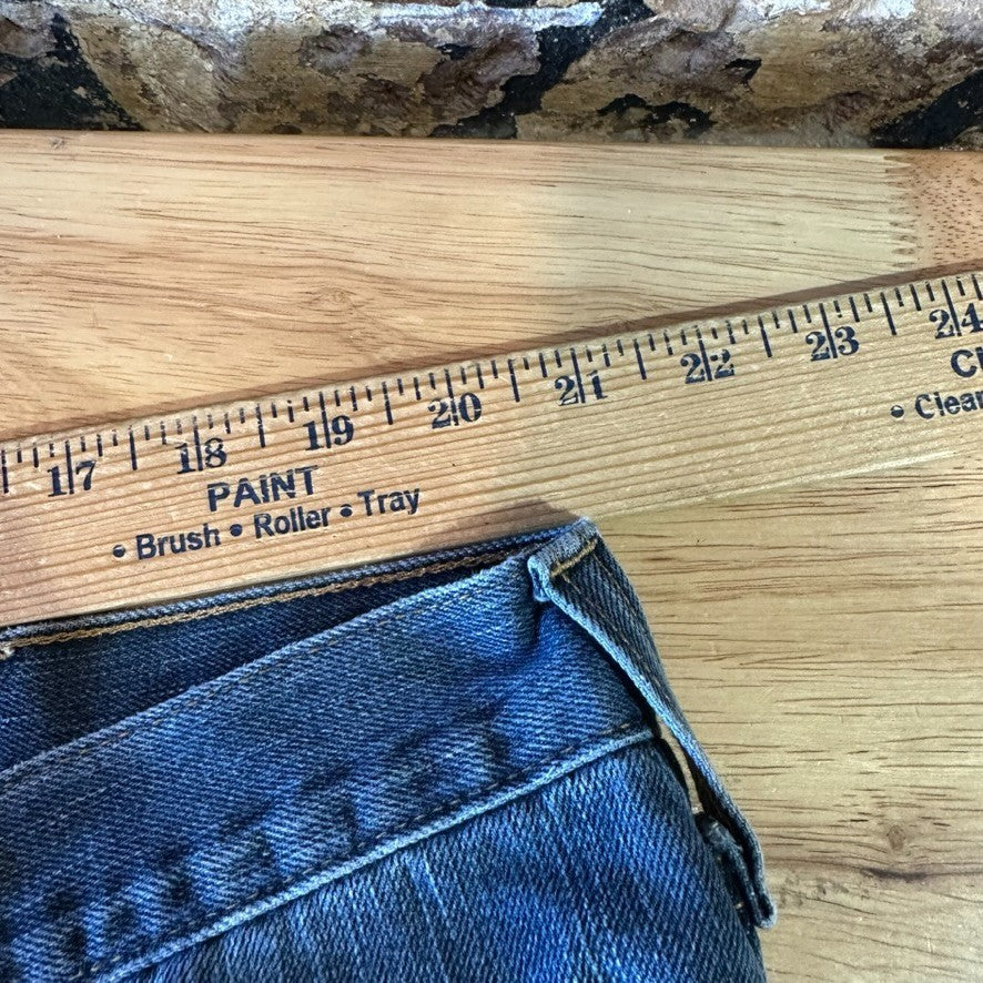 Carhartt Jeans Mens 42x30 Blue denim (measures 42x29.5) workwear 5 pocket