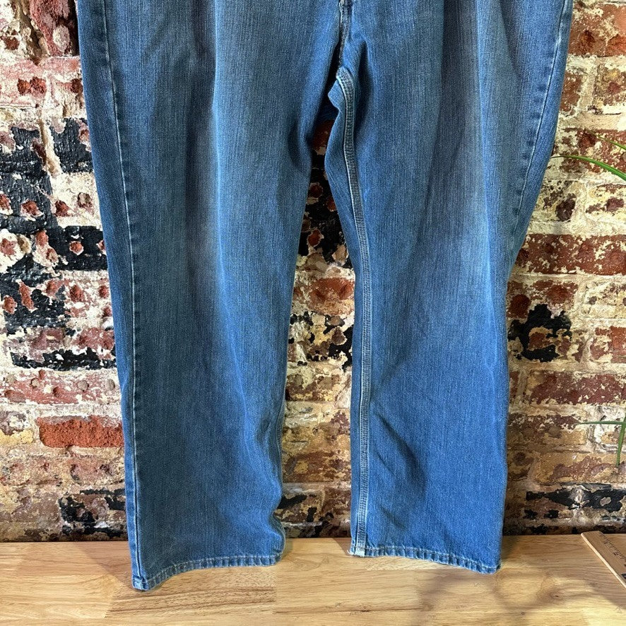 Carhartt Jeans Mens 42x30 Blue denim (measures 42x29.5) workwear 5 pocket