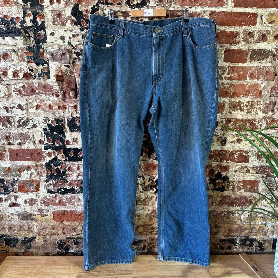 Carhartt Jeans Mens 42x30 Blue denim (measures 42x29.5) workwear 5 pocket