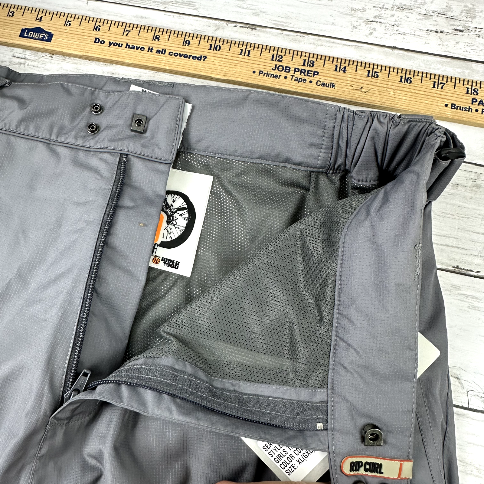 Vtg Ripcurl Mountainwear 2001 Womens juniors Snow Pants sz XL NWT Deadstock gray
